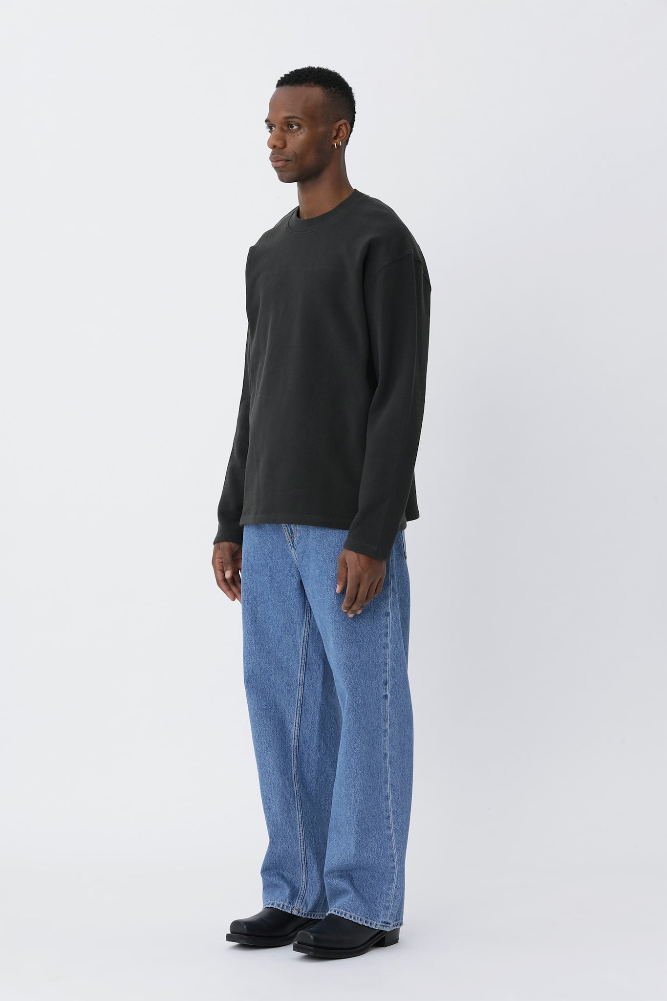 Staff Boxy LS - Pirate Black