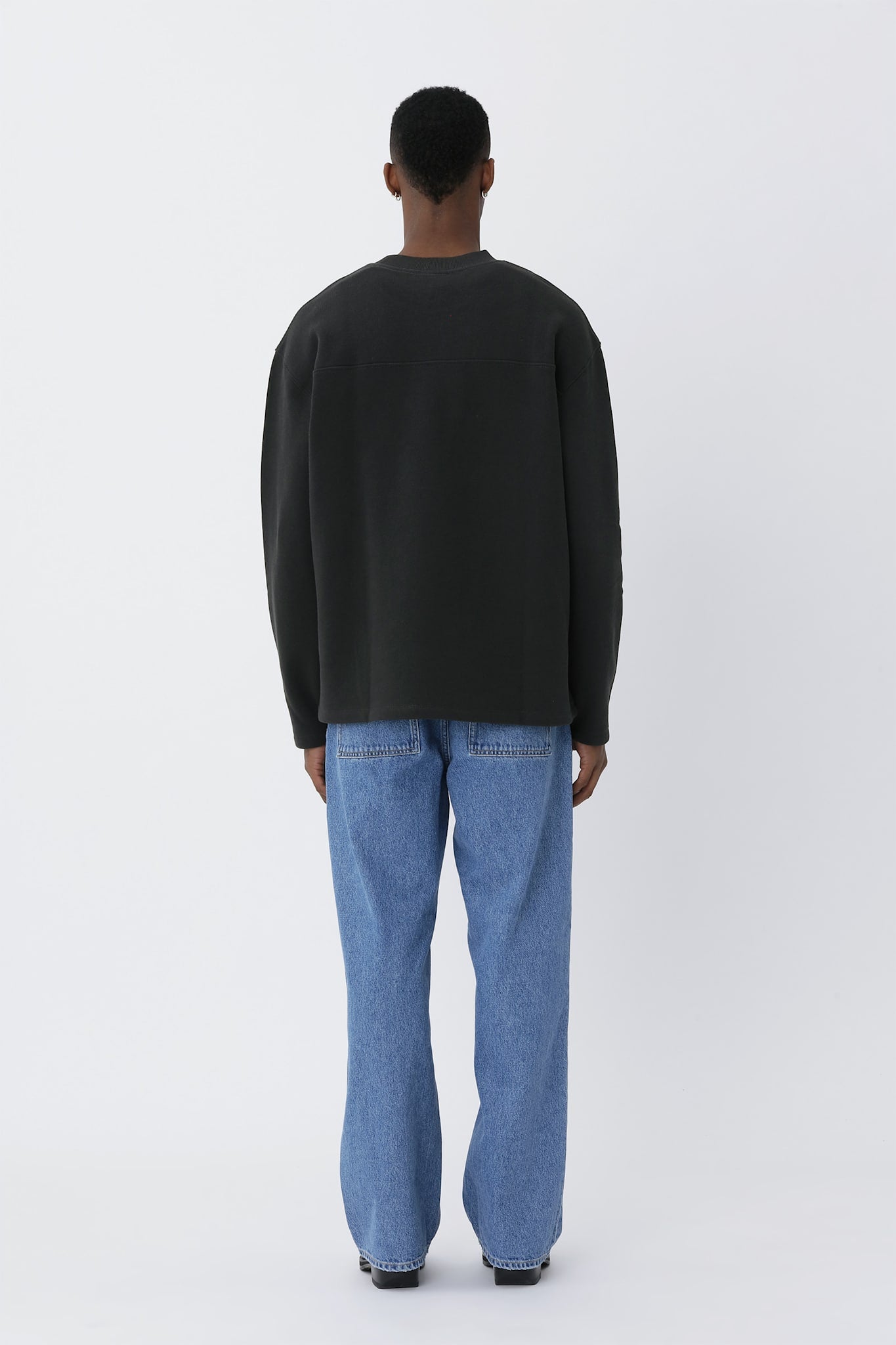 Staff Boxy LS - Pirate Black