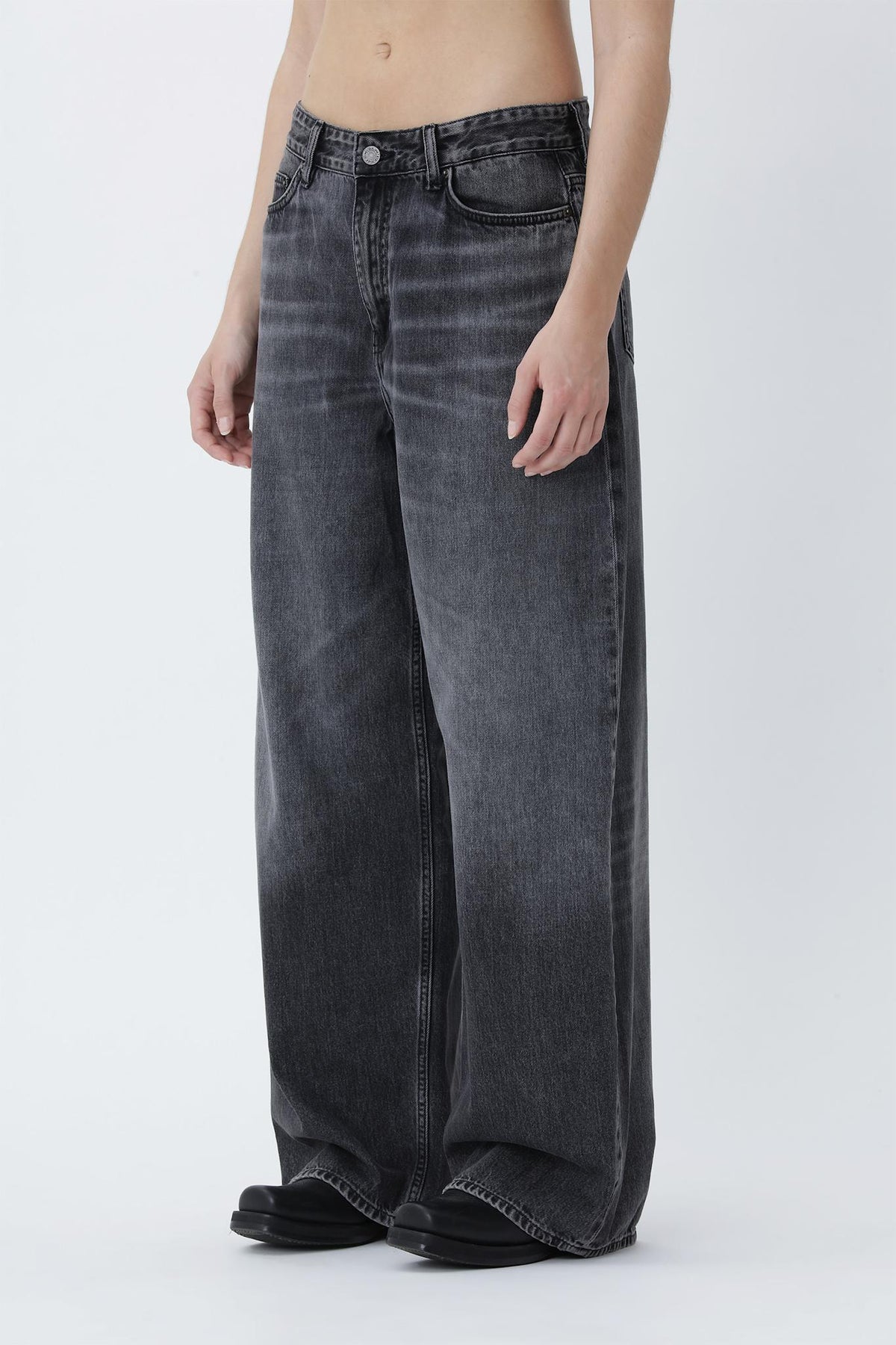 Lyon Slop Black W