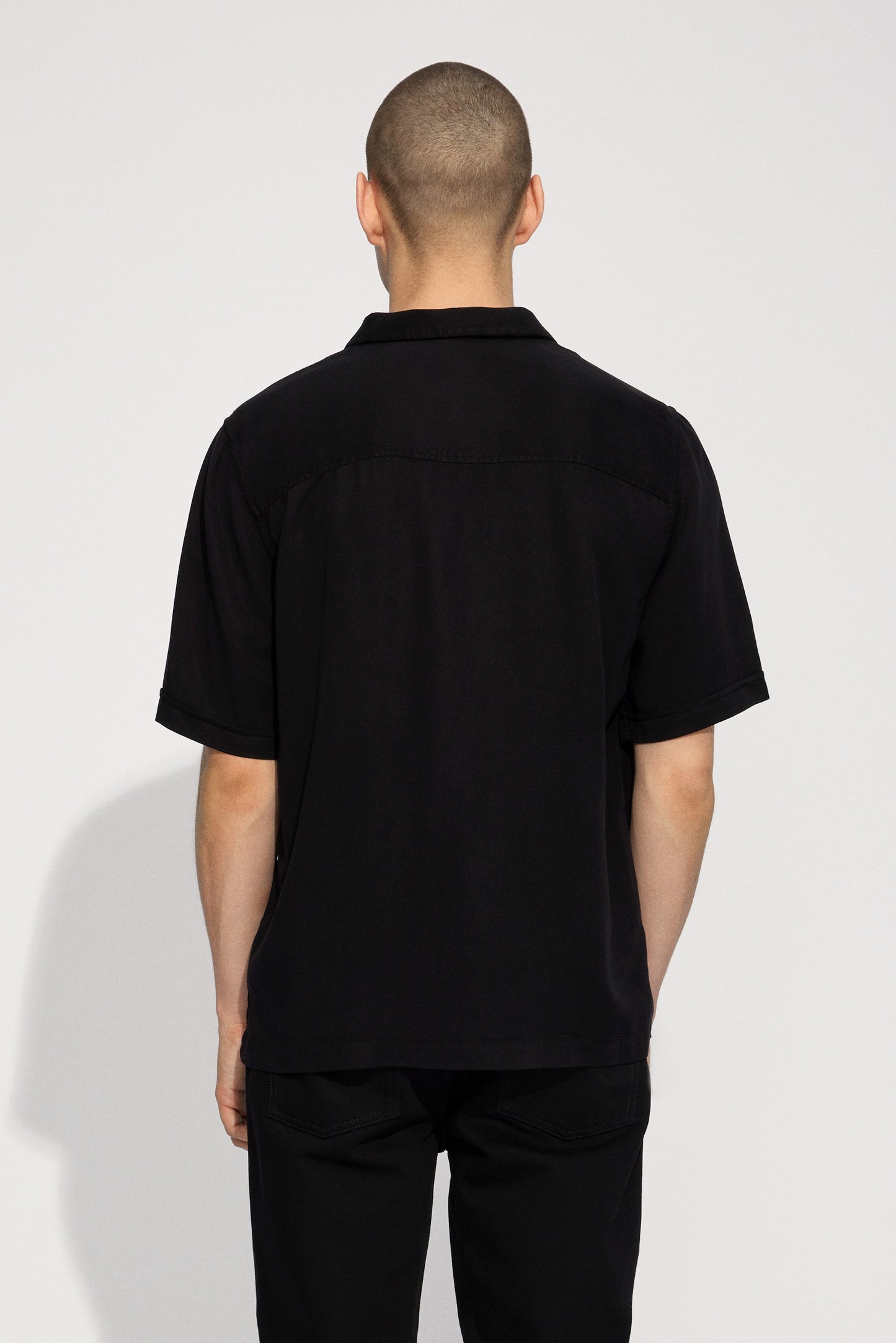 Won Hundred Men Kirk Shirt Shirt Black